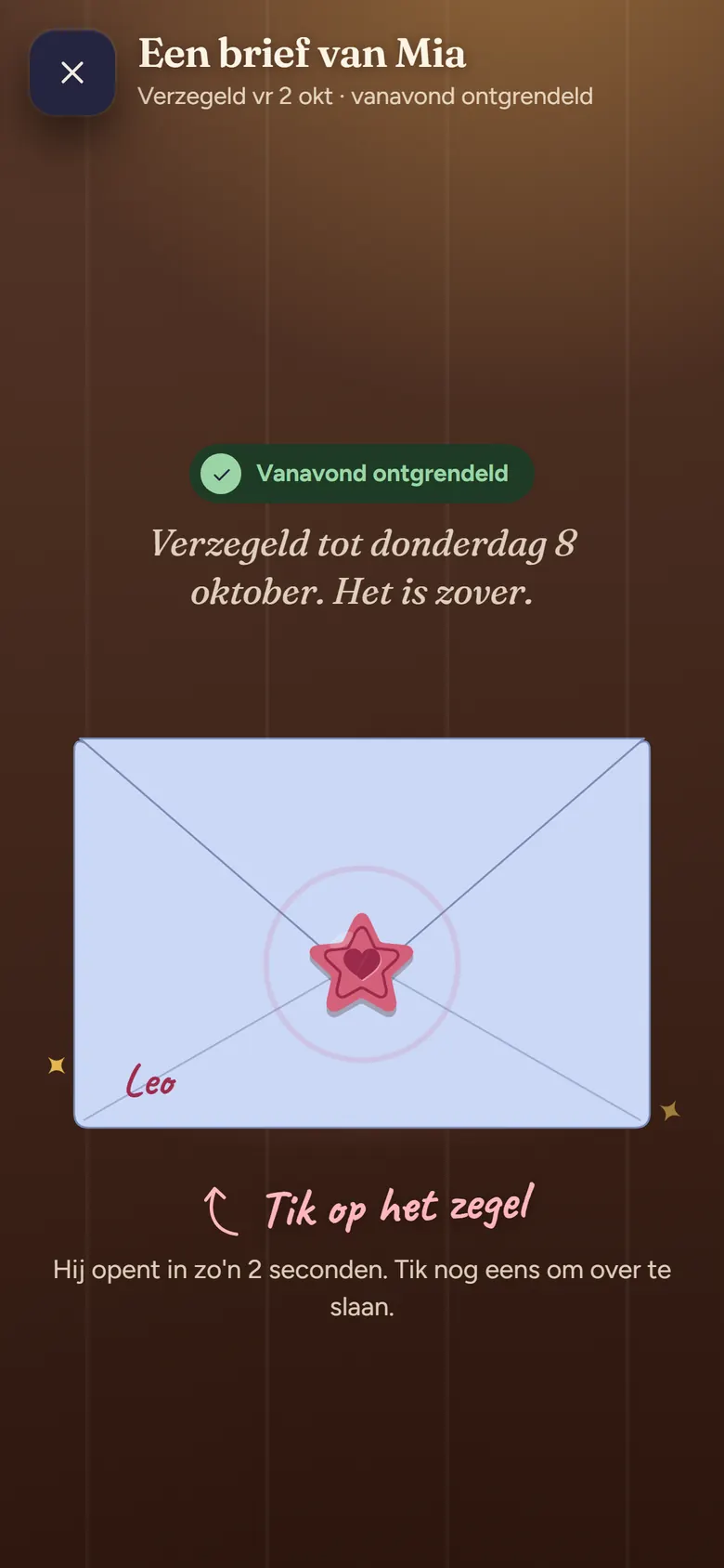 Een verzegelde brief van Mia met een rood sterrenzegel: tik op het zegel om hem te openen
